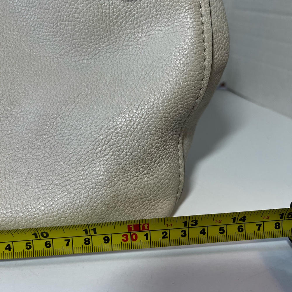 Coach Bag in cream - Picture 10 of 12